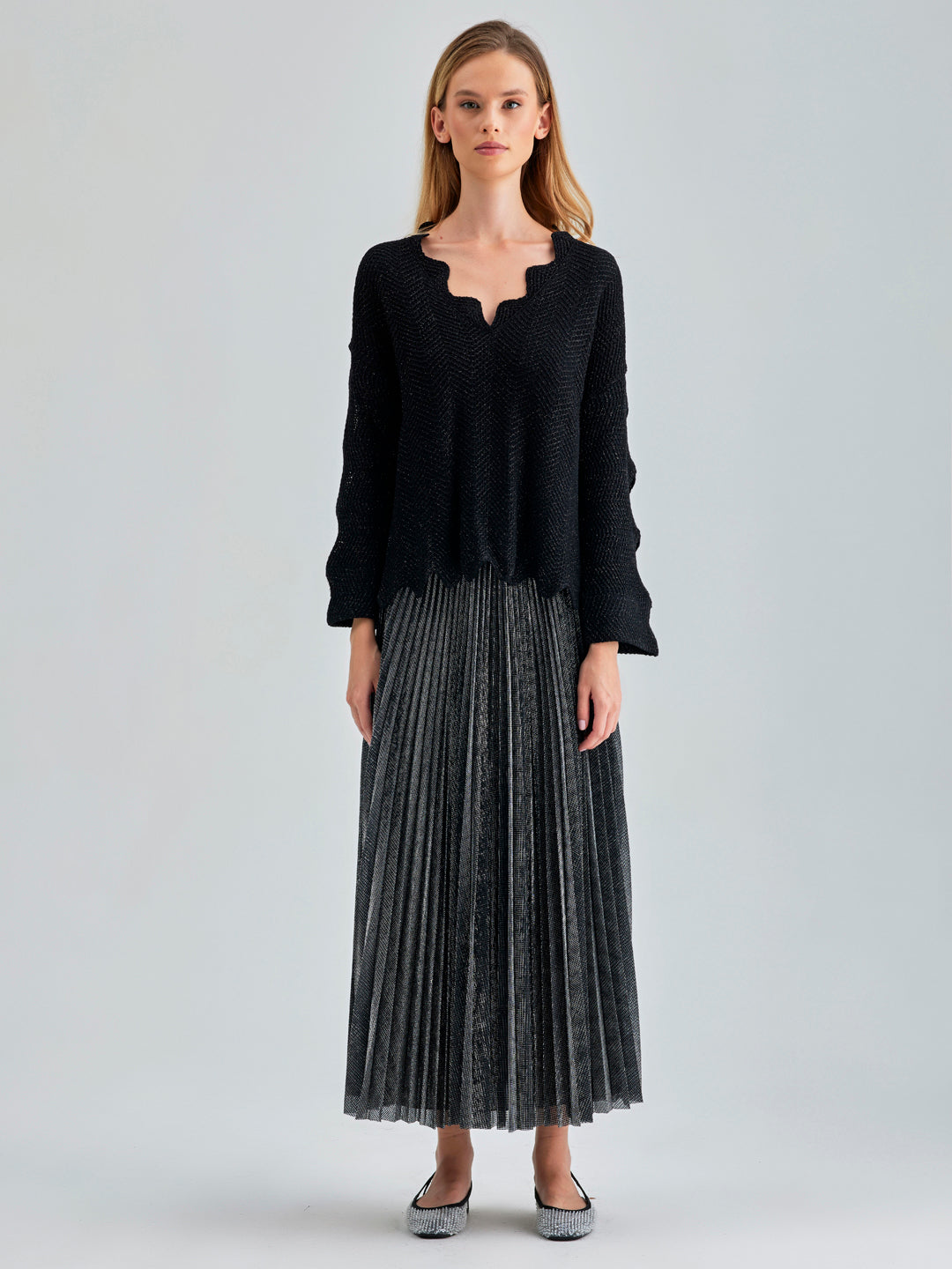 Sophisticated Aria Skirt Silver Black in metallic lame fabric with a dynamic pleated texture