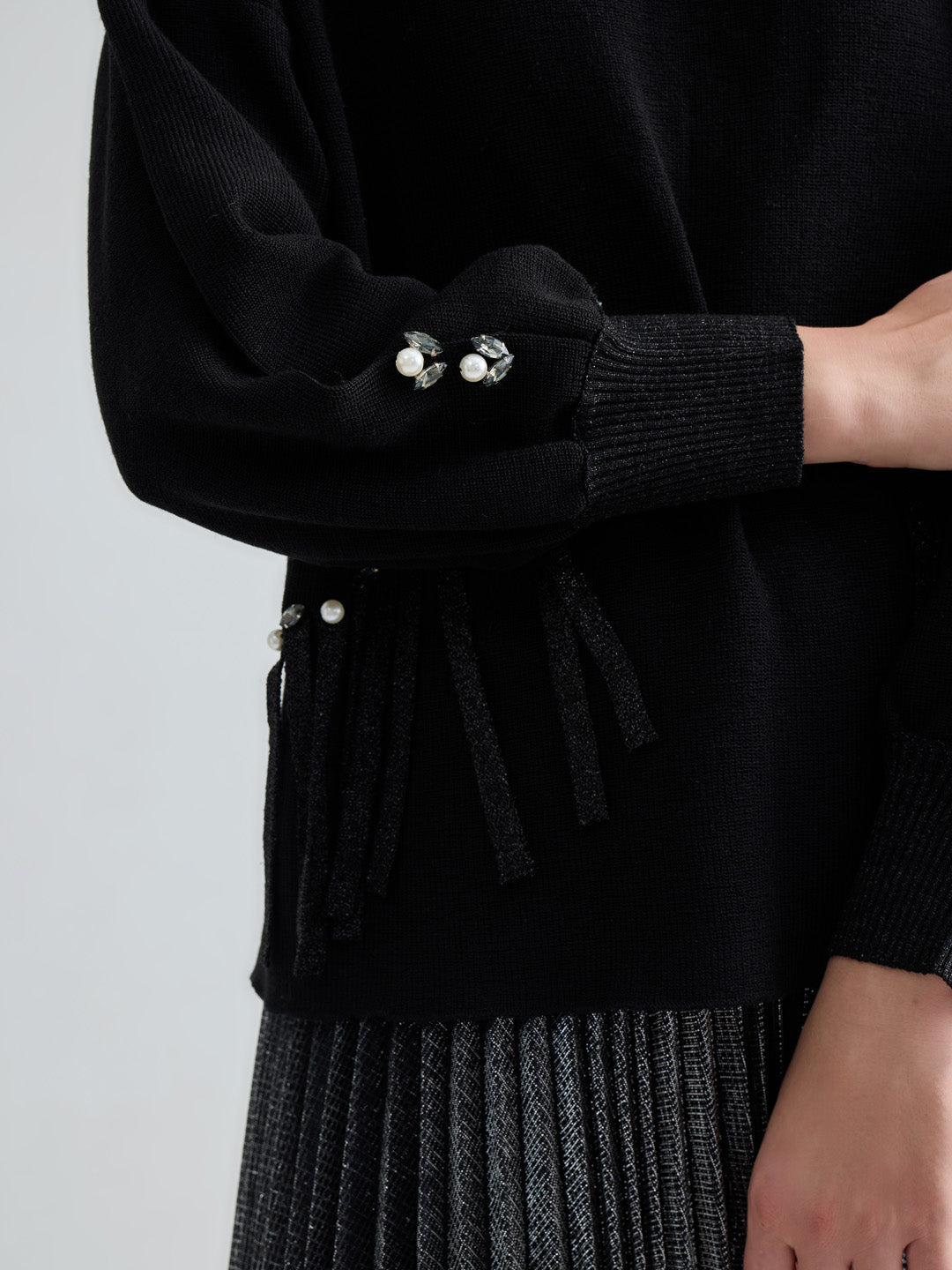 SERAPHINE PULLOVER - BLACK