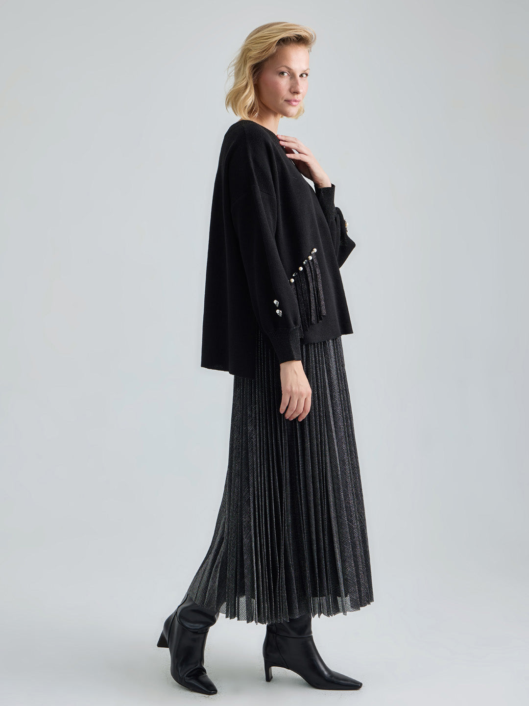 SERAPHINE PULLOVER - BLACK