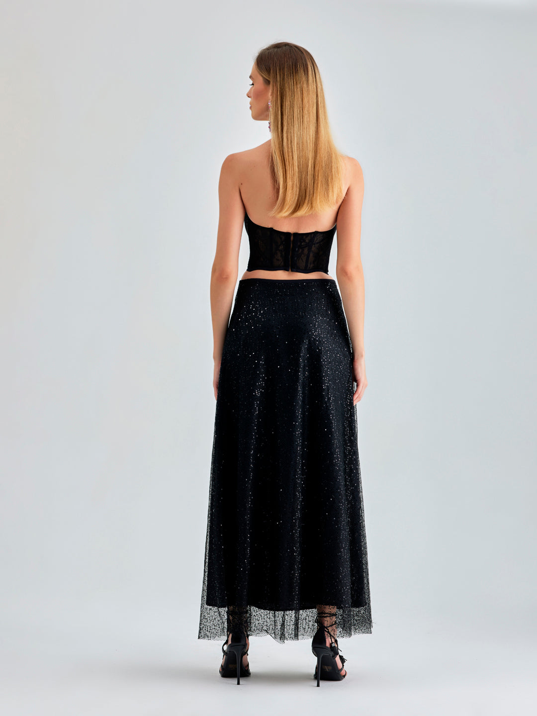 Maxi-length Vera Skirt Black with flowing tulle and sleek underlayer