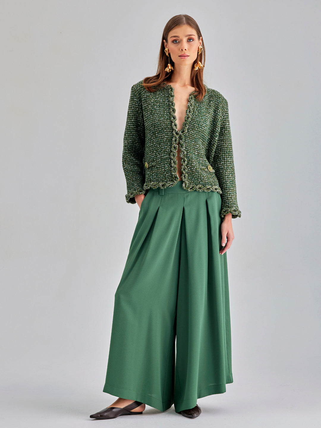 Gia Pants in green with flattering waistband and chic flowing shape